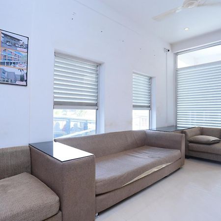 Super Townhouse Prince Palace Thiruvananthapuram Exterior foto